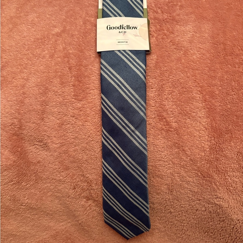 Goodfellow and Co. men’s necktie-one size